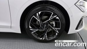 Kia K5 1.6 Turbo 2024 года из Южной Кореи
