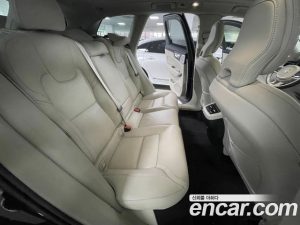 Volvo XC60 B5 Ultra темный Air Air Suspension 2026 года из Южной Кореи