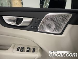 Volvo XC60 B5 Ultra темный Air Air Suspension 2026 года из Южной Кореи