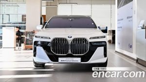 BMW i7 xDrive 60 M Sport 2025 года из Южной Кореи