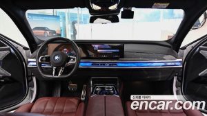 BMW i7 xDrive 60 M Sport 2025 года из Южной Кореи