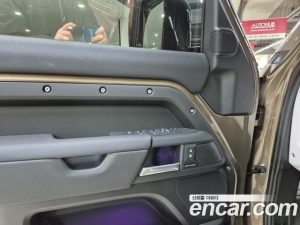 Land Rover Defender 110 D250 X- SE 2025 года из Южной Кореи