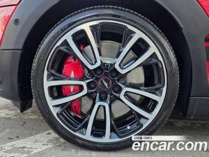 Mini Clubman JCW 2023 года из Южной Кореи