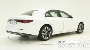 Mercedes-Benz E-Class E350e 4MATIC 2025 года из Южной Кореи