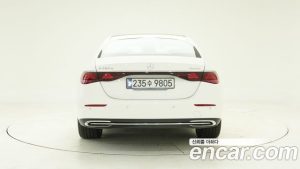 Mercedes-Benz E-Class E350e 4MATIC 2025 года из Южной Кореи