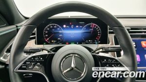 Mercedes-Benz E-Class E350e 4MATIC 2025 года из Южной Кореи
