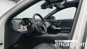 Mercedes-Benz E-Class E350e 4MATIC 2025 года из Южной Кореи