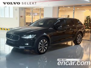 Volvo V90 B5 ULTIMATE AWD 2024 года из Южной Кореи