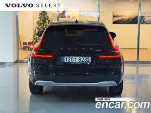 Volvo V90 B5 ULTIMATE AWD 2024 года из Южной Кореи