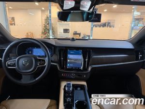 Volvo V90 B5 ULTIMATE AWD 2024 года из Южной Кореи