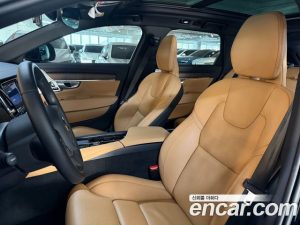 Volvo V90 B5 ULTIMATE AWD 2024 года из Южной Кореи