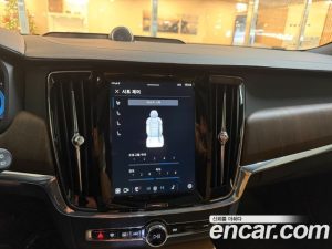Volvo V90 B5 ULTIMATE AWD 2024 года из Южной Кореи