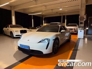 Porsche Taycan Base 2023 года из Южной Кореи