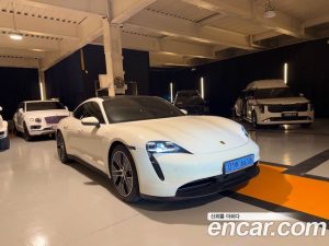 Porsche Taycan Base 2023 года из Южной Кореи