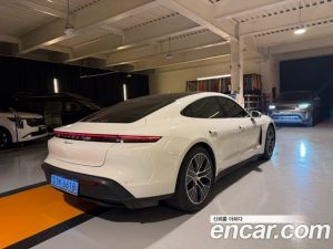 Porsche Taycan Base 2023 года из Южной Кореи