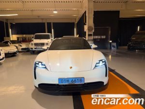 Porsche Taycan Base 2023 года из Южной Кореи