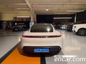 Porsche Taycan Base 2023 года из Южной Кореи