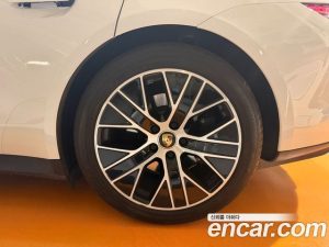 Porsche Taycan Base 2023 года из Южной Кореи