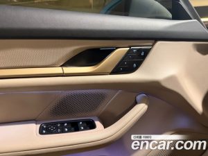 Porsche Taycan Base 2023 года из Южной Кореи