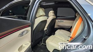 Genesis GV70 2.5T Бензин 2WD 2025 года из Южной Кореи