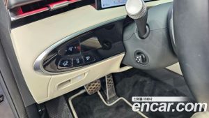 Genesis GV70 2.5T Бензин 2WD 2025 года из Южной Кореи