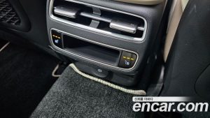 Genesis GV70 2.5T Бензин 2WD 2025 года из Южной Кореи