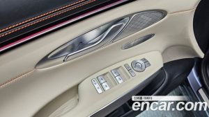 Genesis GV70 2.5T Бензин 2WD 2025 года из Южной Кореи