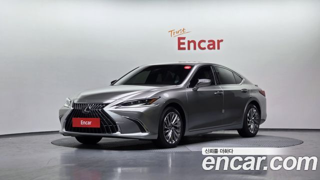 Lexus ES Executive 2025 года из Кореи