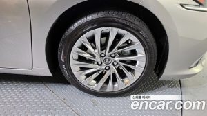 Lexus ES Executive 2025 года из Южной Кореи