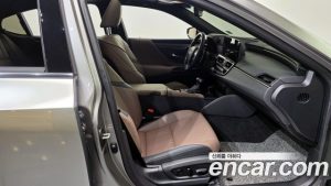 Lexus ES Executive 2025 года из Южной Кореи