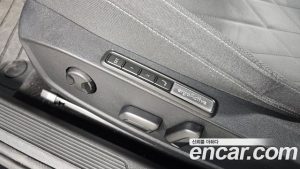 Volkswagen Golf 2.0 TDI Prestige 2022 года из Южной Кореи