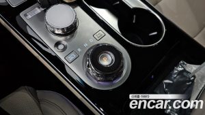 Genesis GV70 2.5T Бензин AWD 2025 года из Южной Кореи