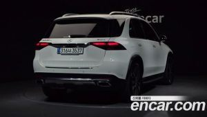 Mercedes-Benz GLE-Class GLE300d 4MATIC 2024 года из Южной Кореи