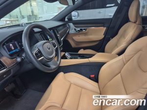 Volvo V90 B5 Ultra AWD 2025 года из Южной Кореи