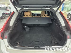 Volvo V90 B5 Ultra AWD 2025 года из Южной Кореи