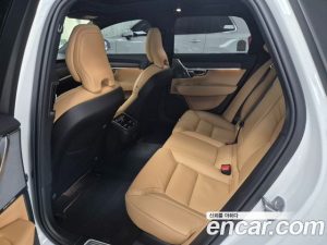 Volvo V90 B5 Ultra AWD 2025 года из Южной Кореи