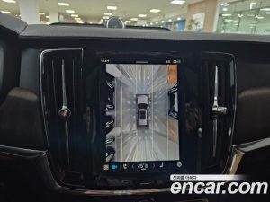 Volvo V90 B5 Ultra AWD 2025 года из Южной Кореи