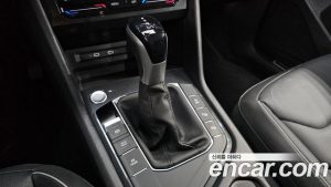 Volkswagen Tiguan 2.0 TDI Premium 2023 года из Южной Кореи