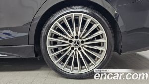 Mercedes-Benz C-Class C300 4MATIC AMG Line 2023 года из Южной Кореи
