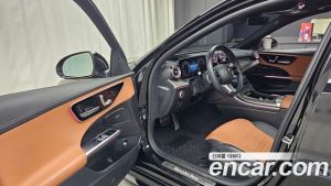Mercedes-Benz C-Class C300 4MATIC AMG Line 2023 года из Южной Кореи