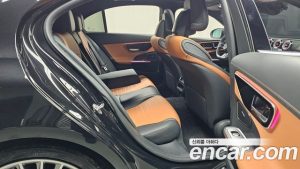 Mercedes-Benz C-Class C300 4MATIC AMG Line 2023 года из Южной Кореи