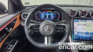 Mercedes-Benz C-Class C300 4MATIC AMG Line 2023 года из Южной Кореи
