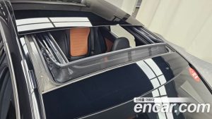 Mercedes-Benz C-Class C300 4MATIC AMG Line 2023 года из Южной Кореи