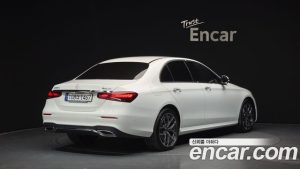 Mercedes-Benz E-Class E220d 4MATIC AMG Line 2023 года из Южной Кореи