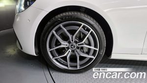 Mercedes-Benz E-Class E220d 4MATIC AMG Line 2023 года из Южной Кореи
