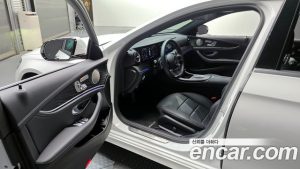 Mercedes-Benz E-Class E220d 4MATIC AMG Line 2023 года из Южной Кореи