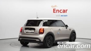 Mini Cooper CLASSIC 2024 года из Южной Кореи