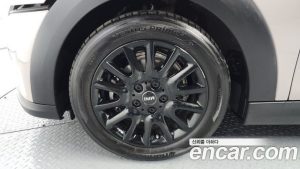 Mini Cooper CLASSIC 2024 года из Южной Кореи