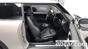 Mini Cooper CLASSIC 2024 года из Южной Кореи