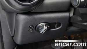 Mini Cooper CLASSIC 2024 года из Южной Кореи